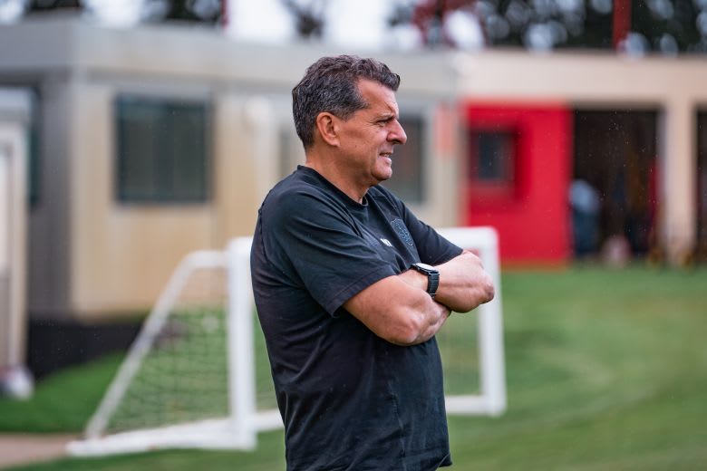 Le Stade Brestois honore la mémoire d'Éric Roy face au PSG