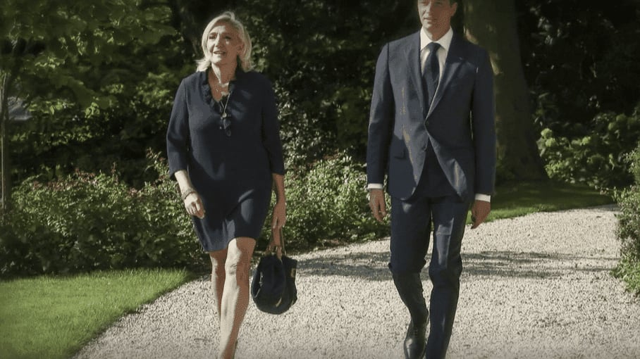 Rassemblement national : les enjeux d'un tandem entre Marine Le Pen et Jordan Bardella