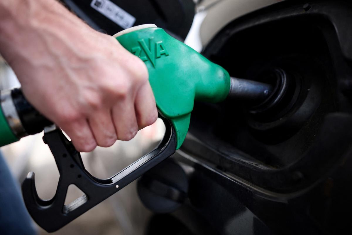 Les prix des carburants franchissent un seuil historique dans les stations françaises