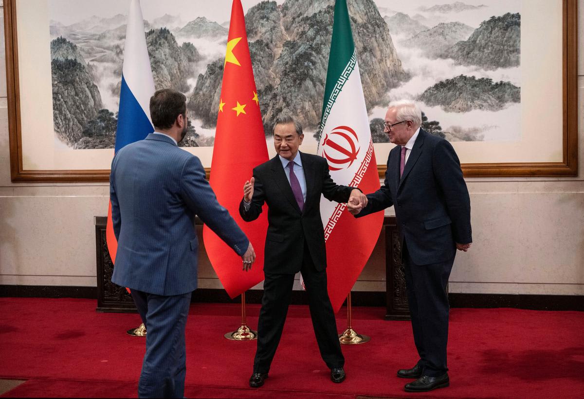 La Chine affirme vouloir défendre les « intérêts légitimes » de l'Iran