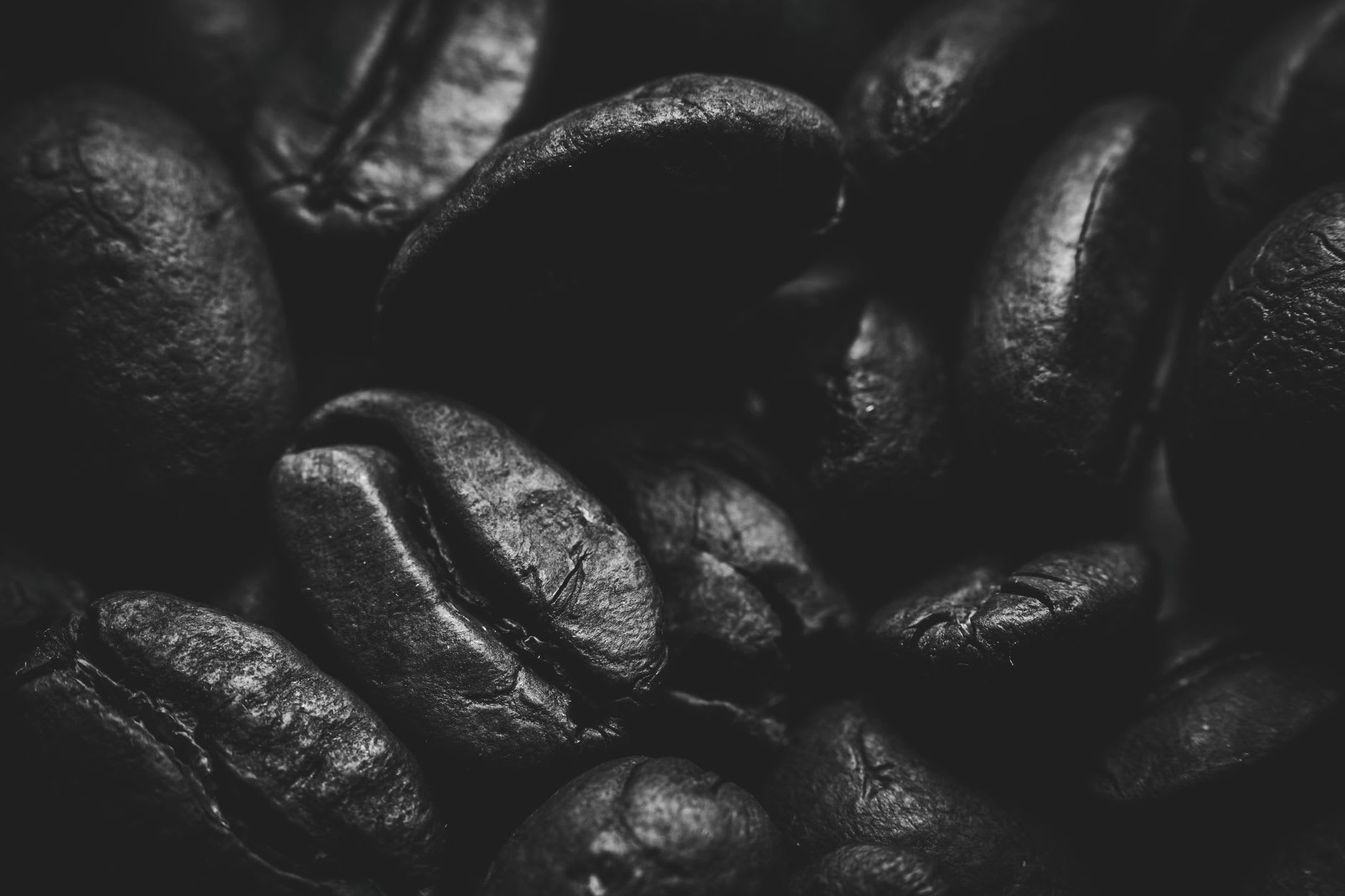 Du grain à la tasse : ces entreprises qui incarnent le savoir-faire français du café