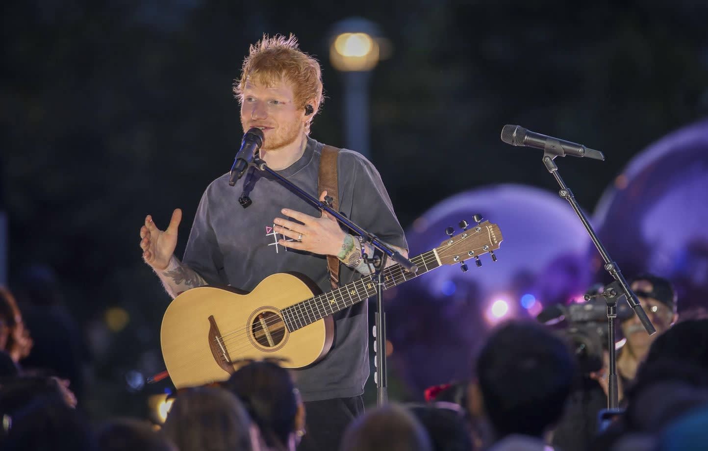 Visé par une polémique, le chanteur Ed Sheeran s'excuse et s'exprime sur Gaza
