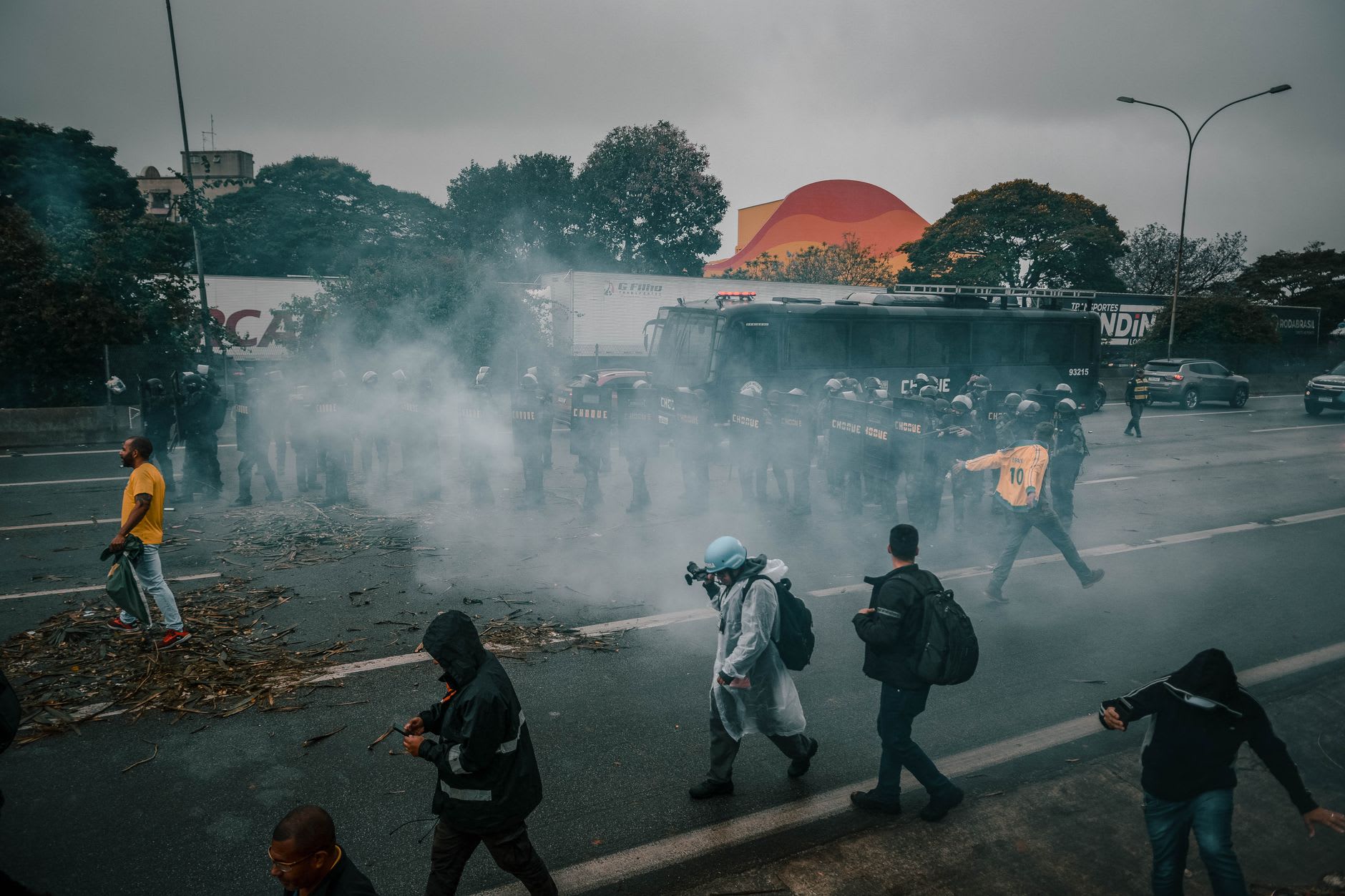 Présomption d'usage des armes : vives tensions lors de manifestations de gauche