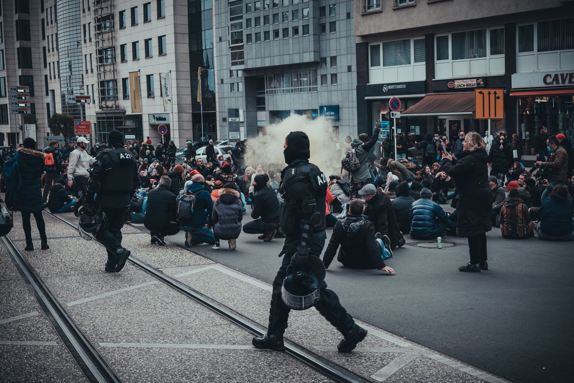 Présomption d'usage des armes : vives tensions lors de manifestations de gauche