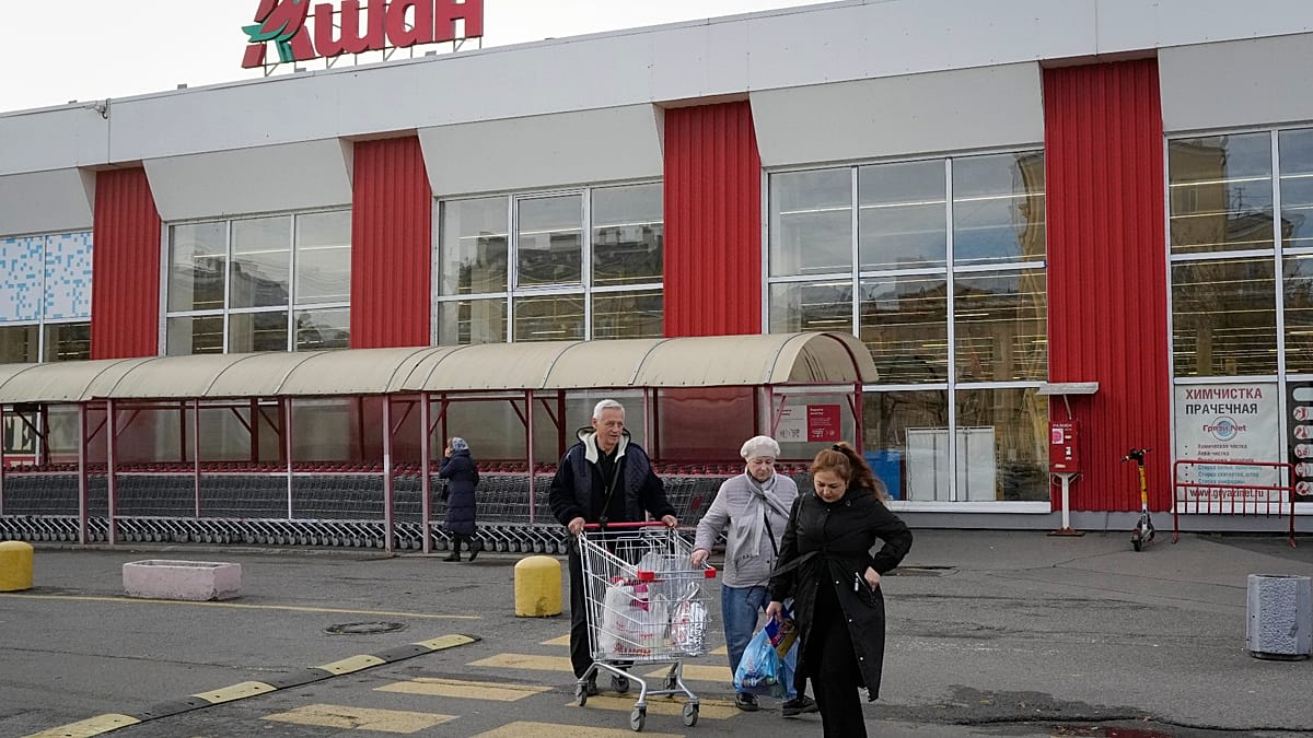Souveraineté économique : Moscou prend le contrôle des filiales d’Auchan et Nestlé
