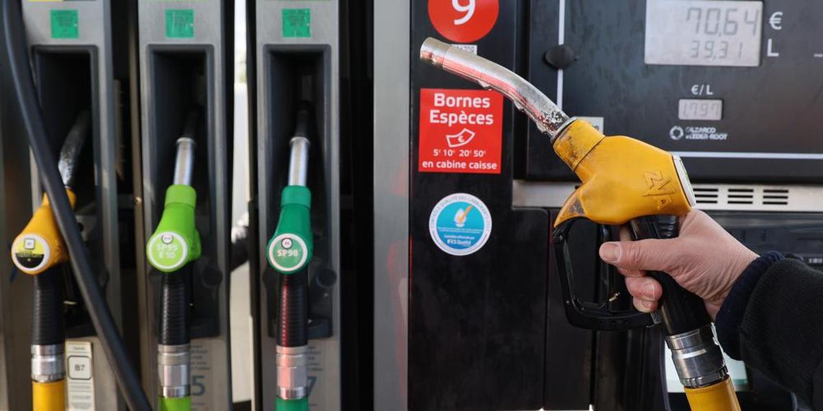 Carburants : réunions d’urgence à Matignon face à la flambée des prix