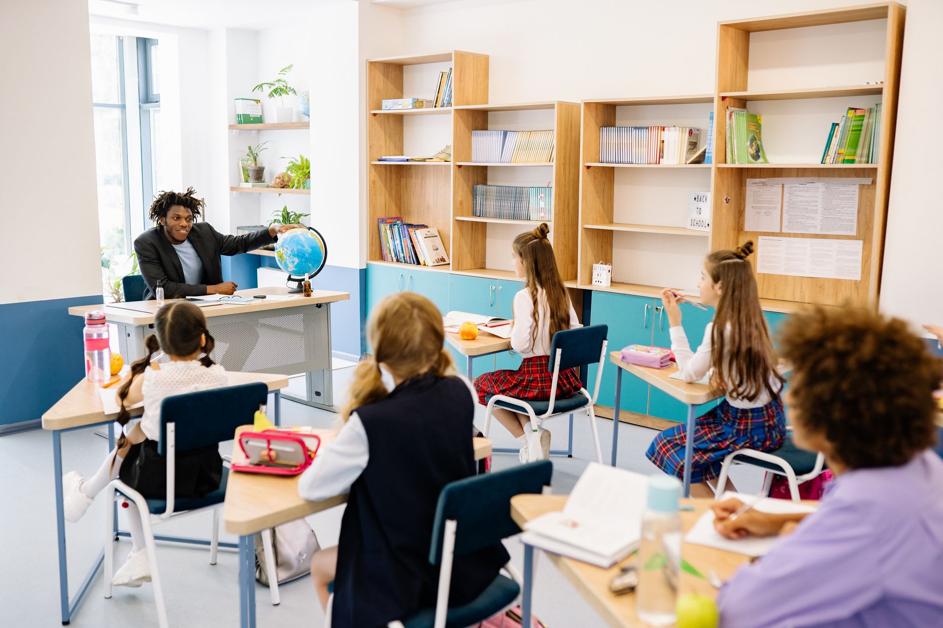 Classement Pisa : le déclin de l'école française face aux choix idéologiques