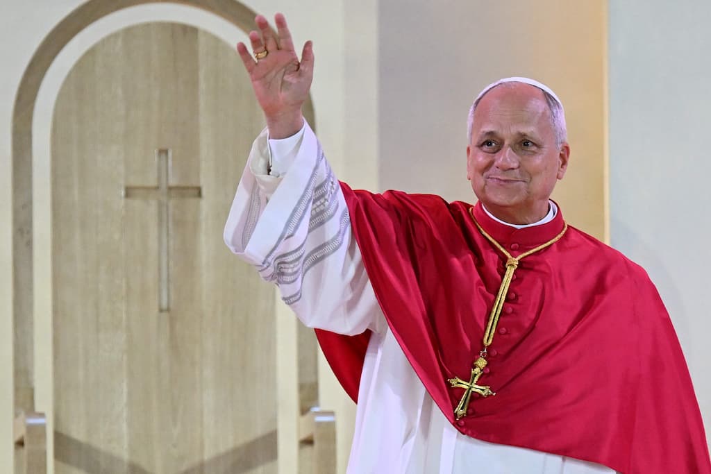Le pape Léon XIV reçu à Paris pour une visite historique et populaire