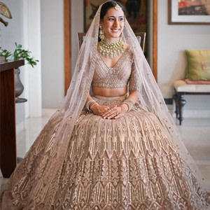 Stunning Outfits for Hindu Brides Stunning Outfits for Hindu Brides