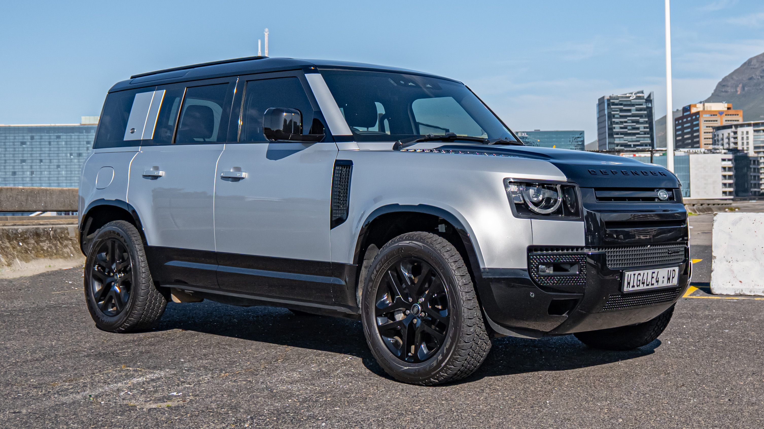 LAND ROVER Defender D300