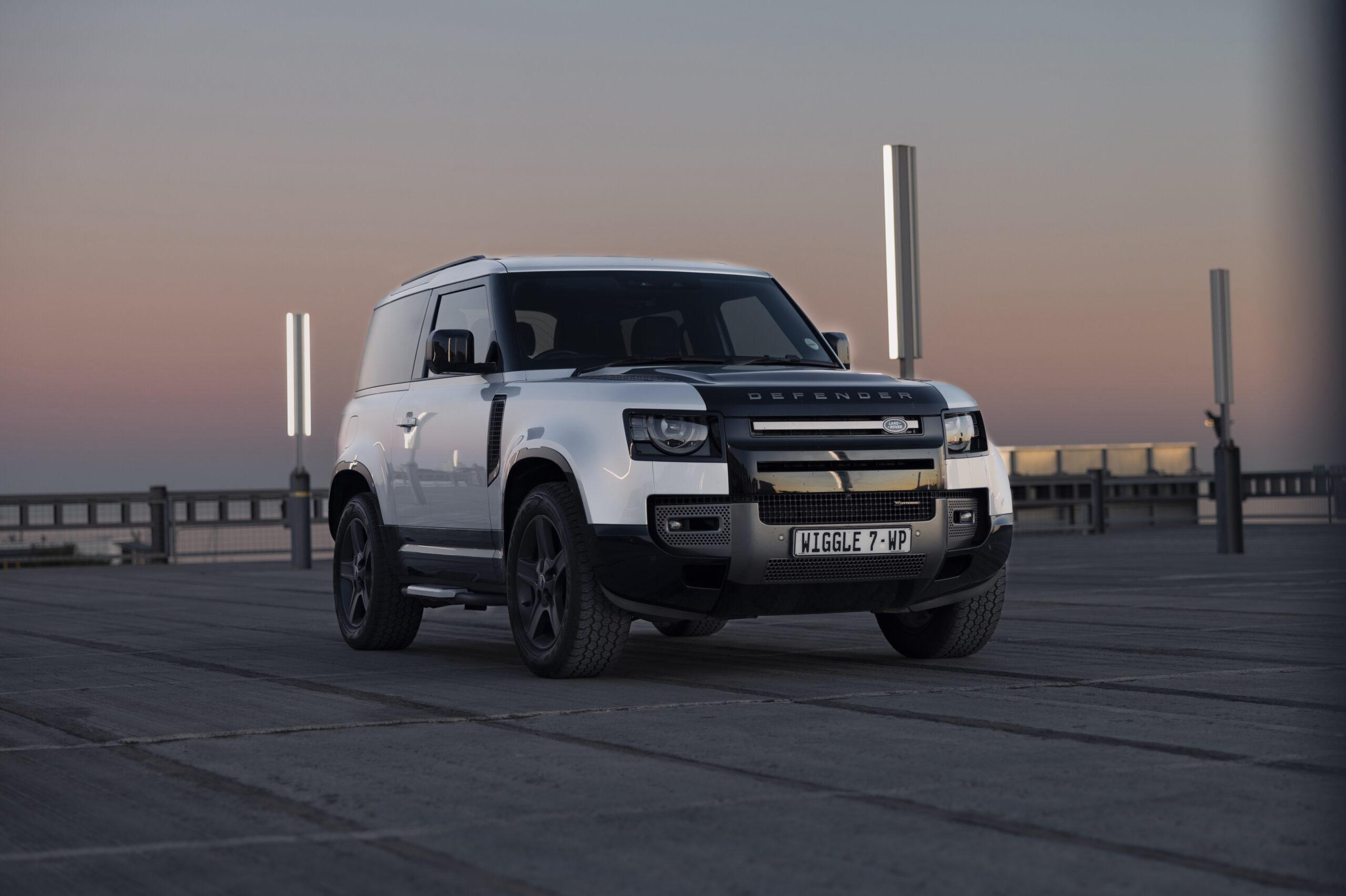 LAND ROVER Defender D90