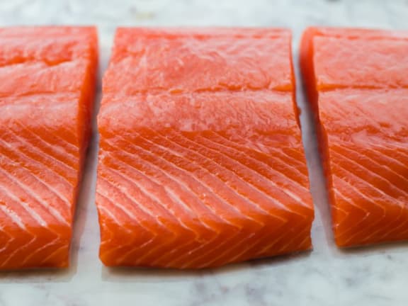 What is the difference between coho salmon and keta salmon?