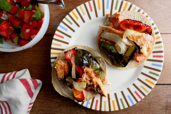 sheet pan salmon fajitas