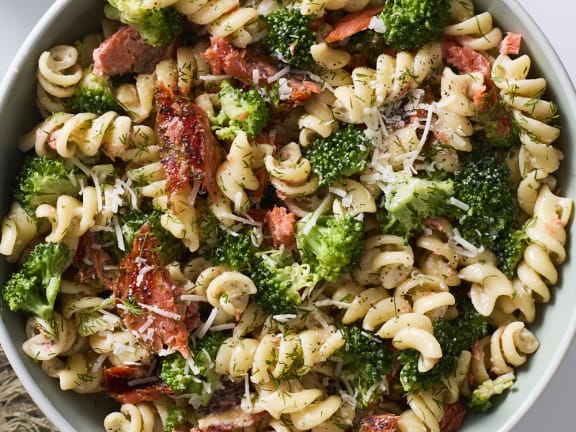 pasta salad with salmon