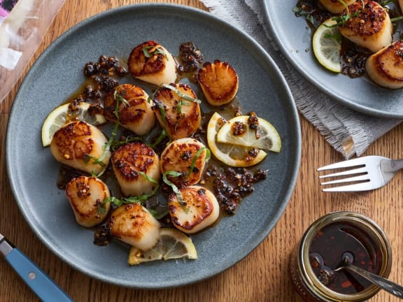 chili crisp scallops
