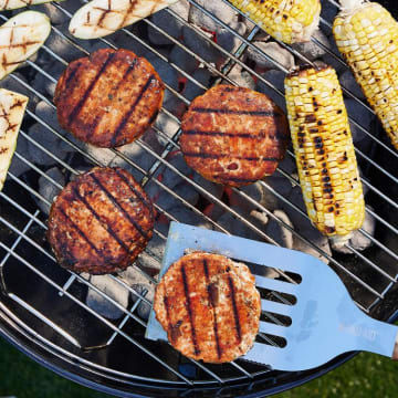 grilled salmon burgers