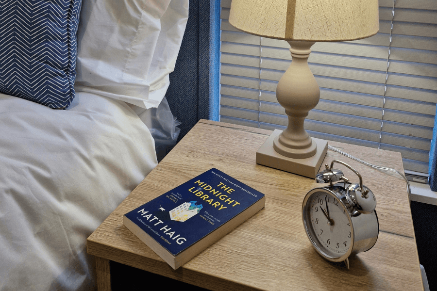 The midnight library by Matt Haig.png