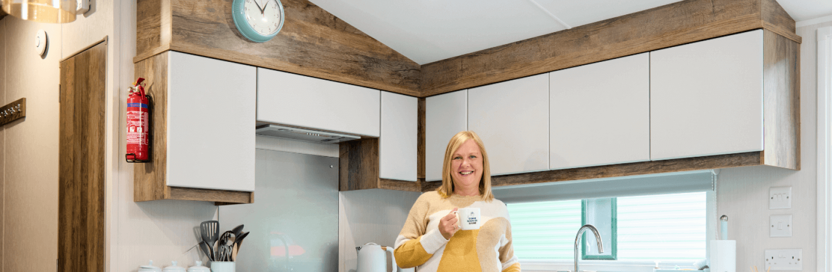 tv-surprise-teacher-settles-into-retirement-holiday-home-gifted-by-willerby.png