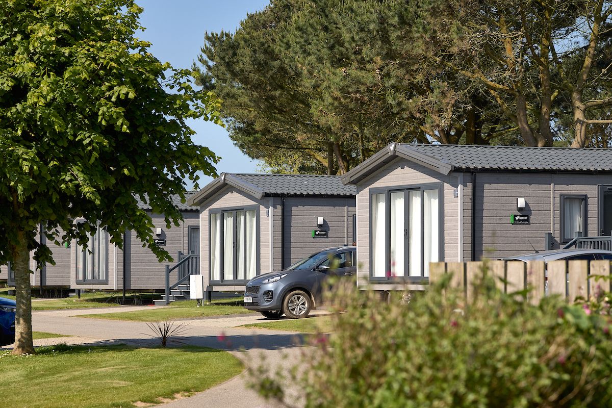 003-sf-gainsborough-premier-lodge-hendra-holiday-park.jpg