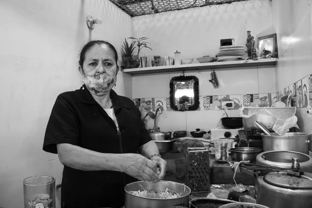 BLANCA_NIDIA_ROGRIGUEZ_12_AÑOS_TRABAJANDO_EN_LA_PLAZA_PROPIETARIA_DOS_HIJOS_Y_84.000_MENSUALES_6_f4w59w