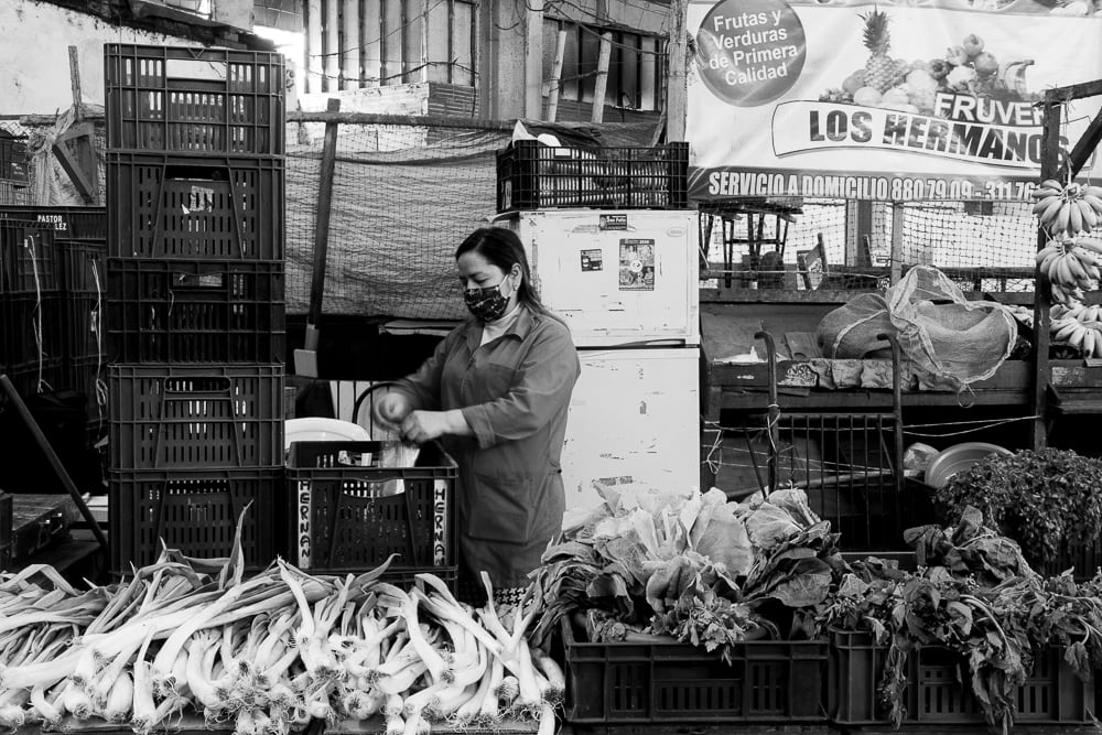 MARÍA_LUCI_BENITEZ_2_AÑOS_TRABAJANDO_CON_SU_HERMANO_EN_LA_PLAZA_dlolkz
