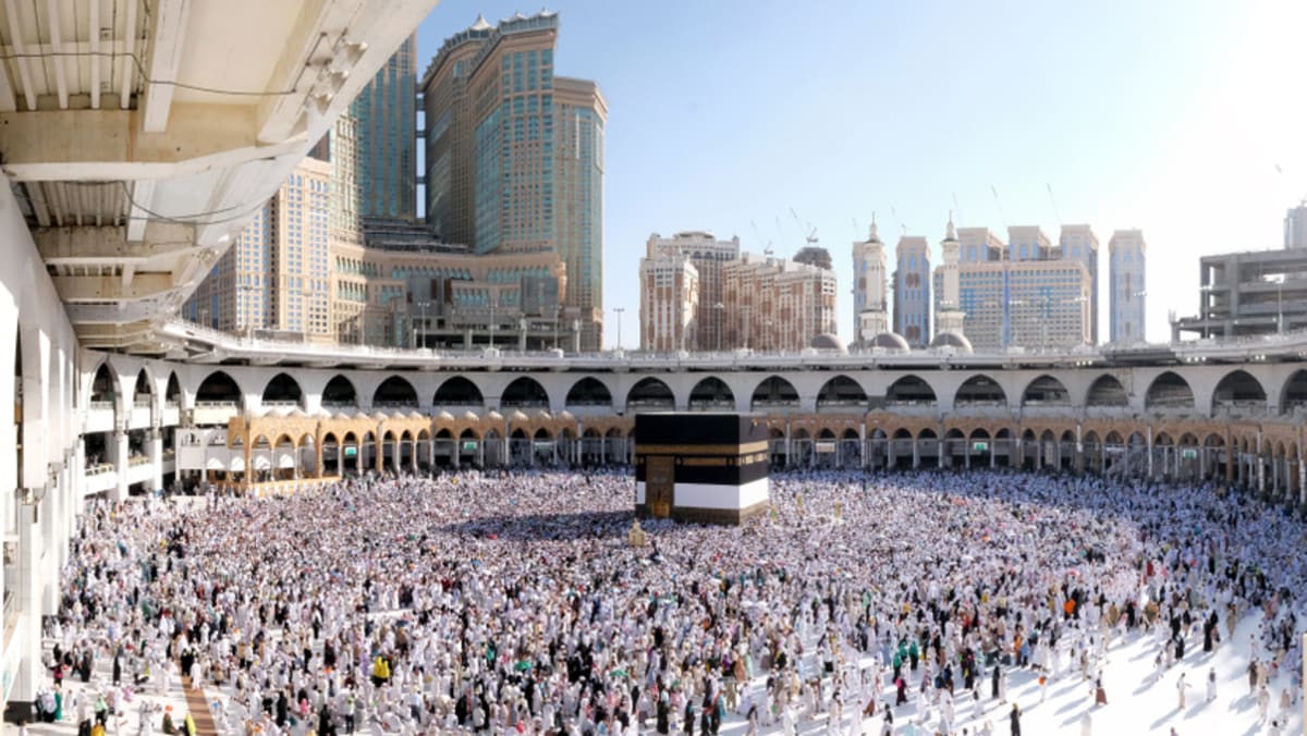 Umrah October (Economy): Jeddah → Madinah → Makkah With Tripfez