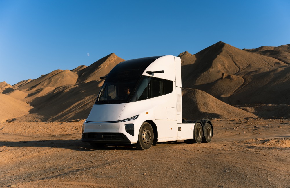 Windrose truck in desert