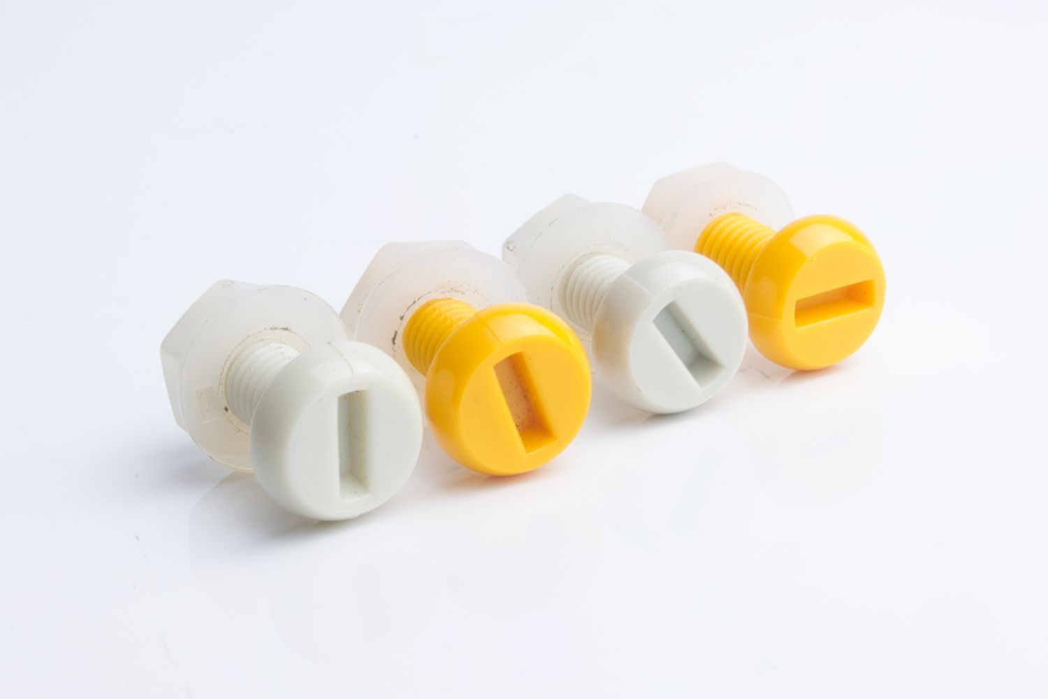 Wins International Number Plate Fixings Car Set