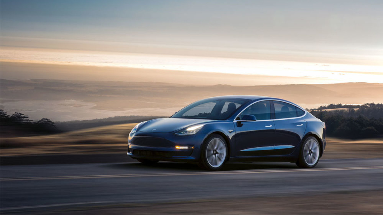 So minimalistisch ist der Innenraum des neuen Tesla Model 3, Auto und  Technik