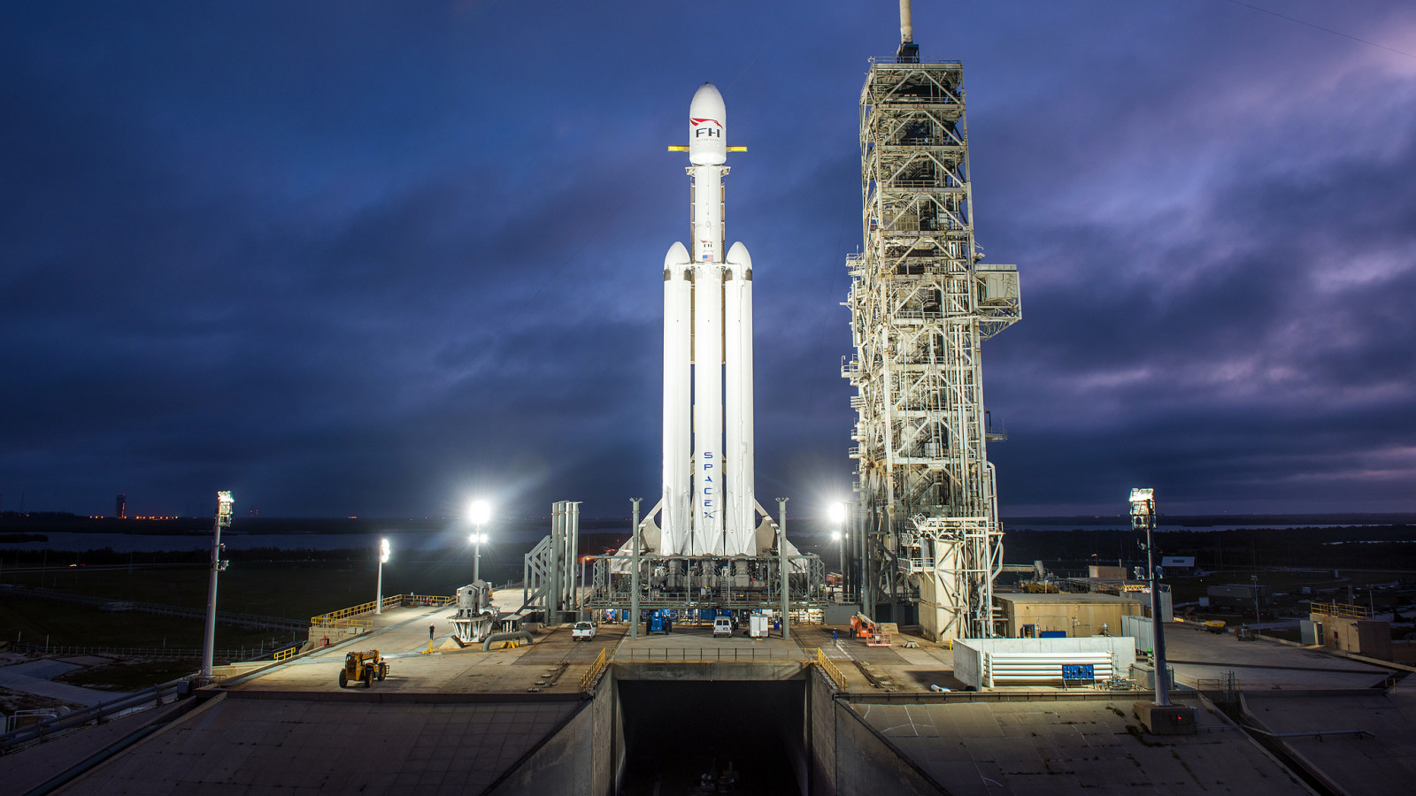 SpaceX startet die Falcon Heavy Auto und Technik GQ