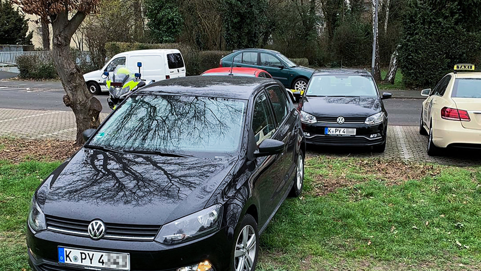 Gleiches Auto, gleiches Nummernschild: Kölner findet exakte