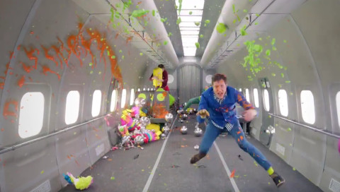 Das neue OK Go-Video zelebriert den Wahnsinn in der Schwerelosigkeit