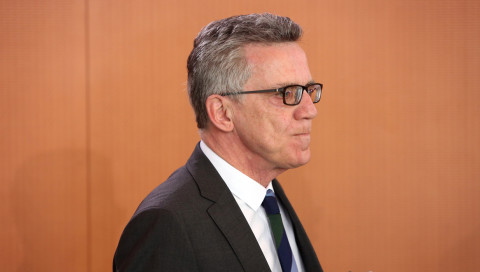 Minister de Maizière will Facebooks Nutzerdaten