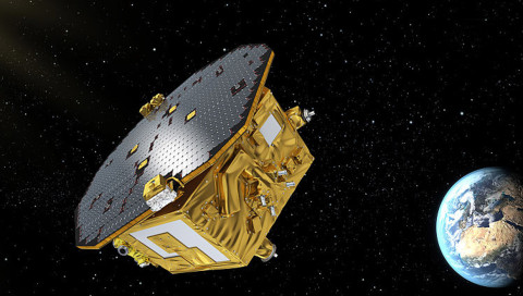 LISA Pathfinder zeigt auf dem Weg zur Sonne: Bald messen wir Gravitationswellen im All
