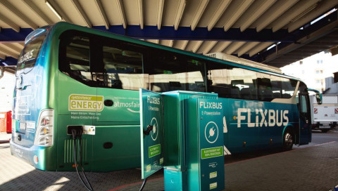 Flixbus nimmt ersten E-Fernbus in Deutschland in Betrieb