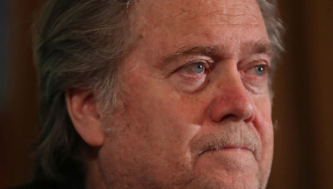 Warum Steve Bannon nun in Kryptowährungen macht!