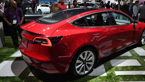 Tesla produziert zu viele fehlerhafte Teile für sein Model 3