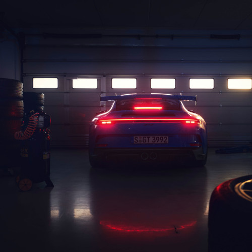 Porsche Taycan: Erste Bilder zeigen Innenraum des Elektroautos, Auto und  Technik