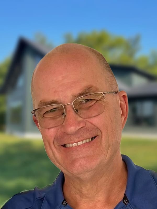 Paul Frey's headshot