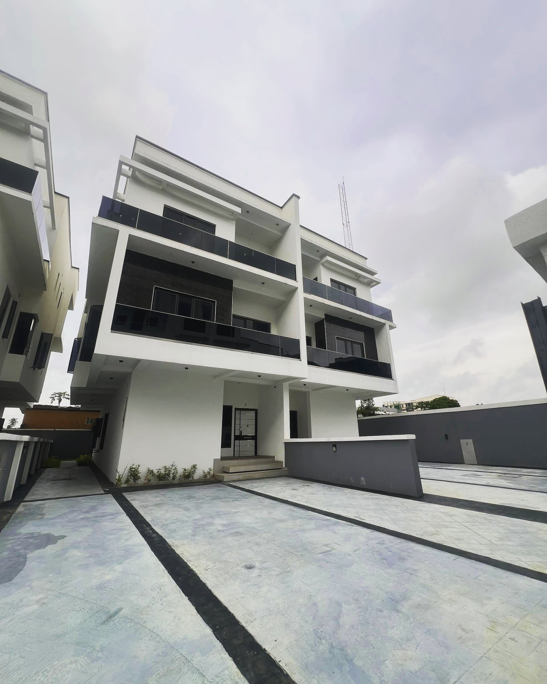 Luxury 5 Bedroom Semi-Detached Duplex + BQ for Sale in Ikeja GRA