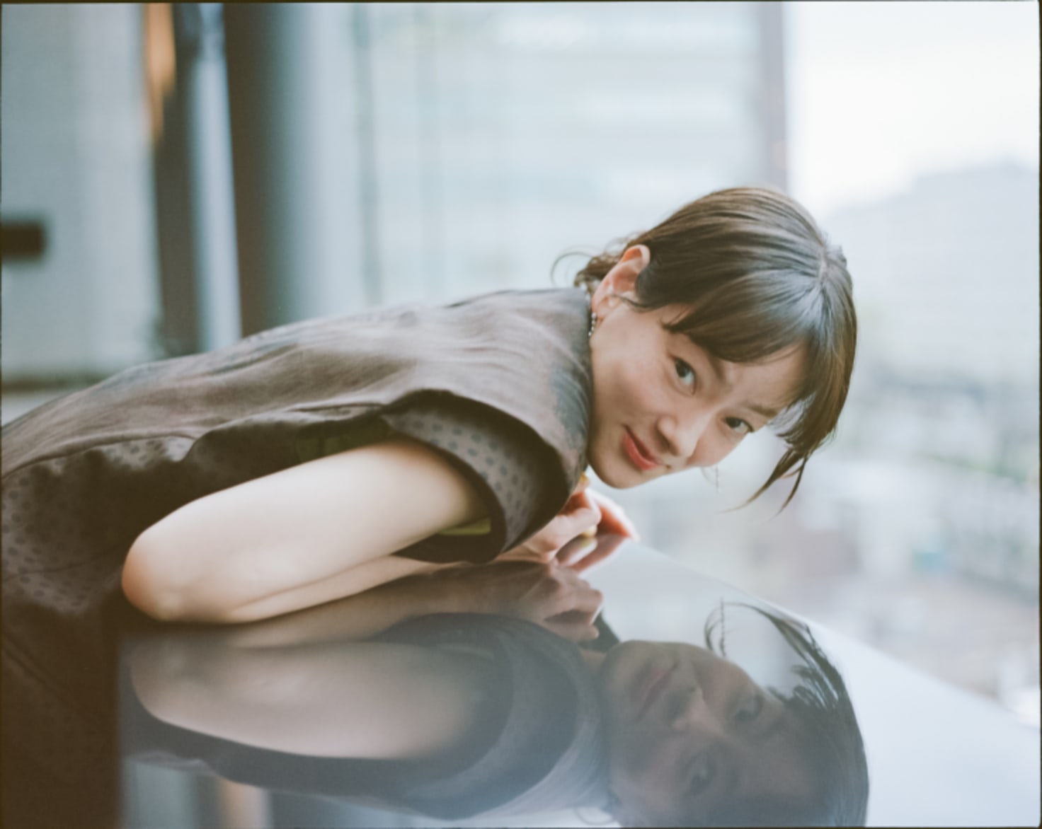 俳優・市川実日子にとっての“美しい”とは――「好きな色は、その