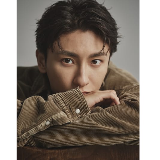 お渡し会情報を更新！】與真司郎のフォトエッセイの発売が決定