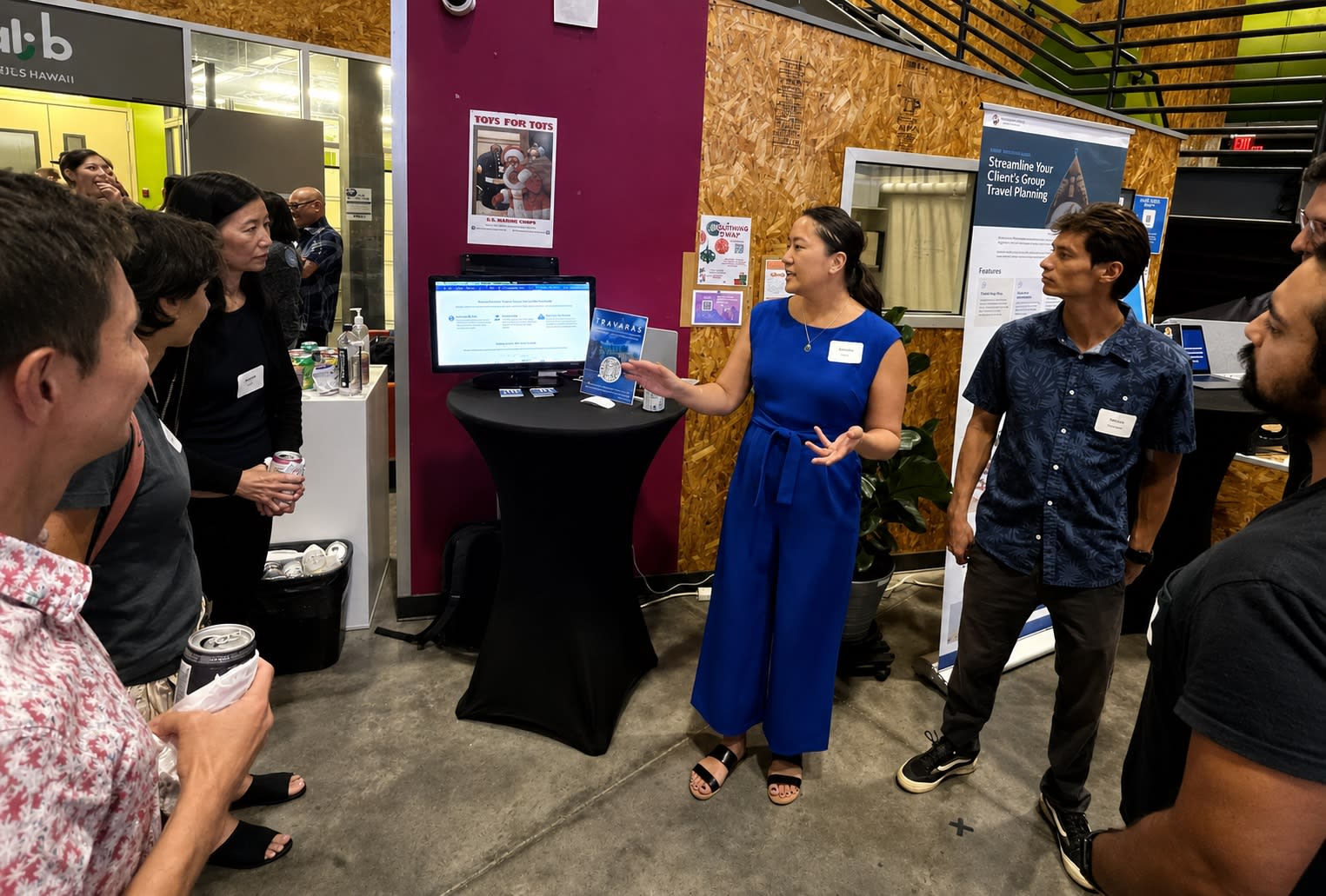 The founders talking with mentors at an Entrepreneur Sandbox event
