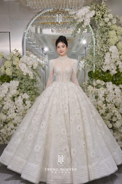 Mẫu váy cưới dòng Diamond số 4 — Trung Nguyễn Bridal