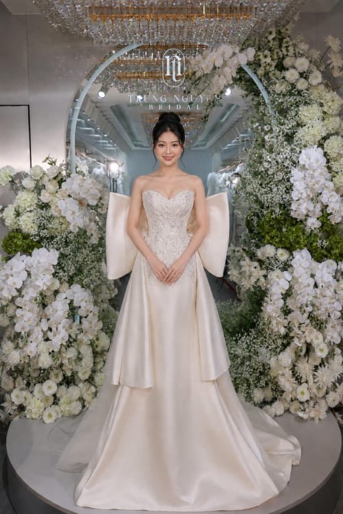 Mẫu váy cưới dòng Diamond số 6 — Trung Nguyễn Bridal
