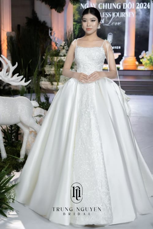 Mẫu váy cưới dòng Diamond số 9 — Trung Nguyễn Bridal