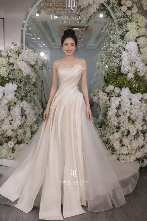 Mẫu váy cưới dòng Diamond số 12 — Trung Nguyễn Bridal