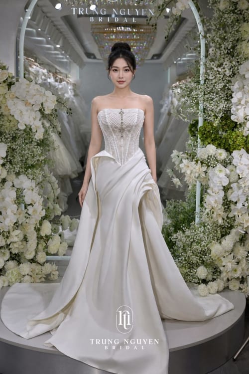 Mẫu váy cưới dòng Diamond số 24 — Trung Nguyễn Bridal