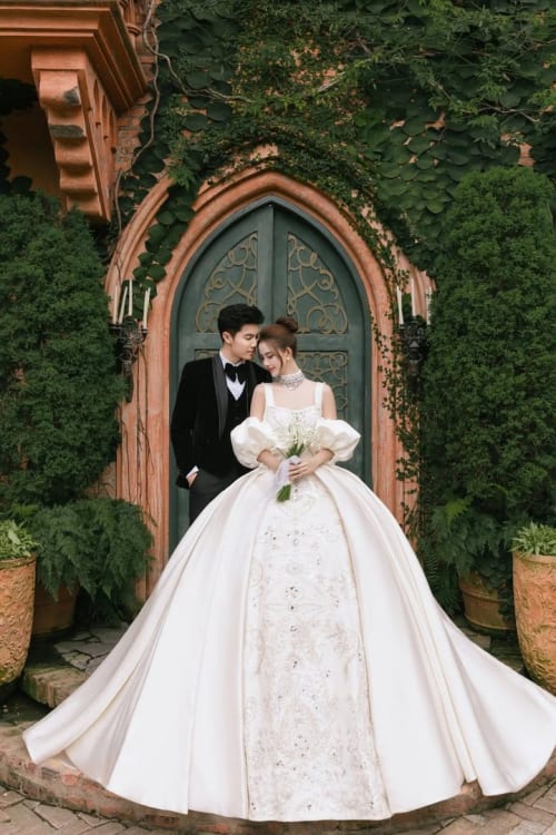 Mẫu váy cưới dòng Diamond số 40 — Trung Nguyễn Bridal