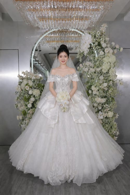 Mẫu váy cưới dòng Diamond số 49 — Trung Nguyễn Bridal